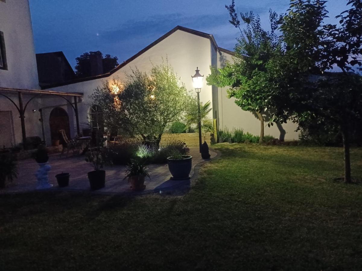 Homestay Gaestehaus Frevel Munstermaifeld